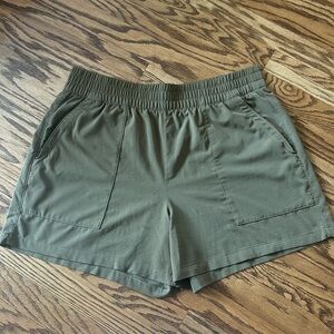 Green Athleta Boundless Shorts